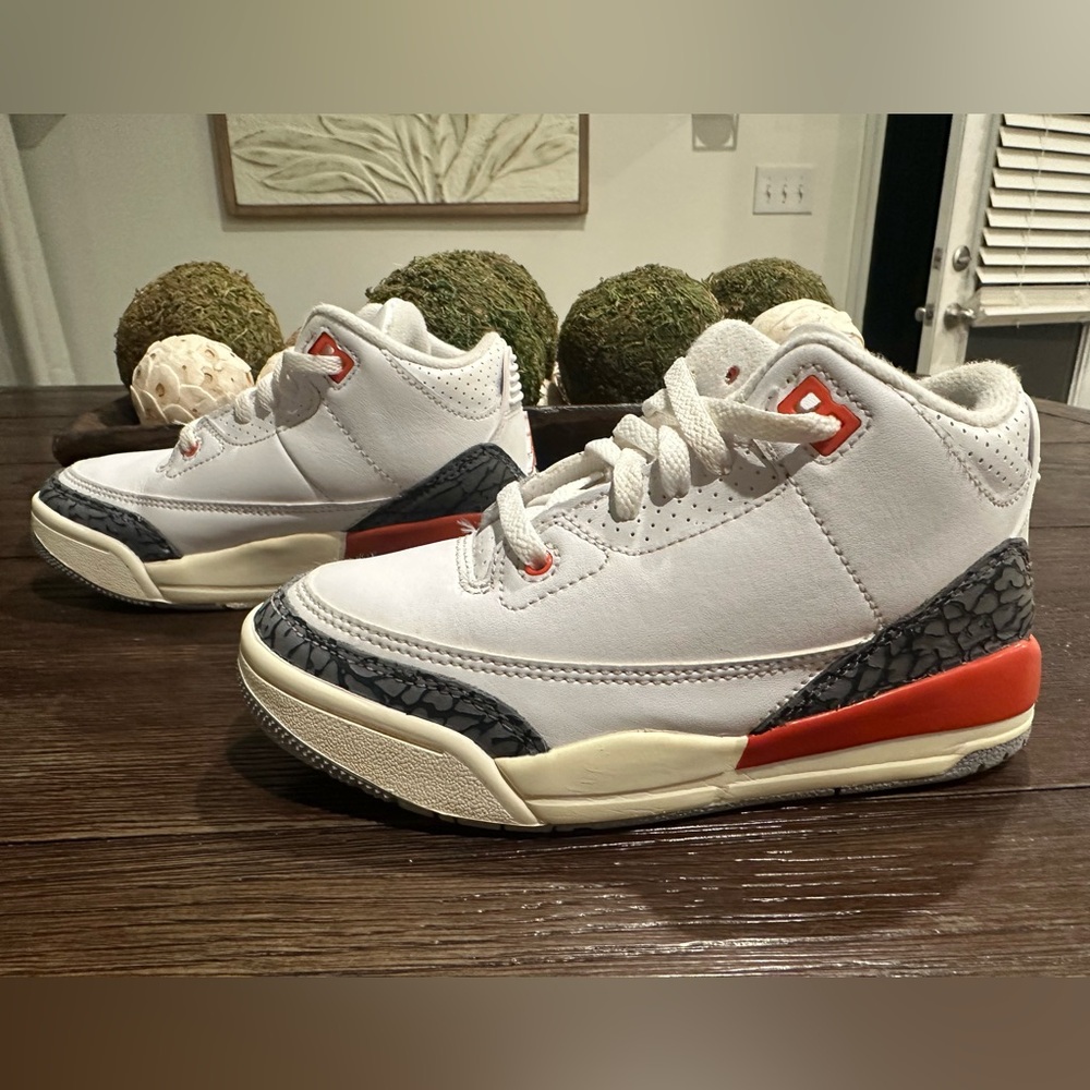 Air Jordan Retro 3 Sneakers